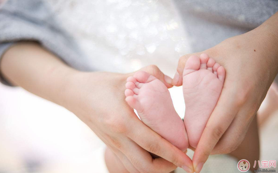 寶寶剛出生的心情說說 嬰兒出生當爸的心情說說朋友圈