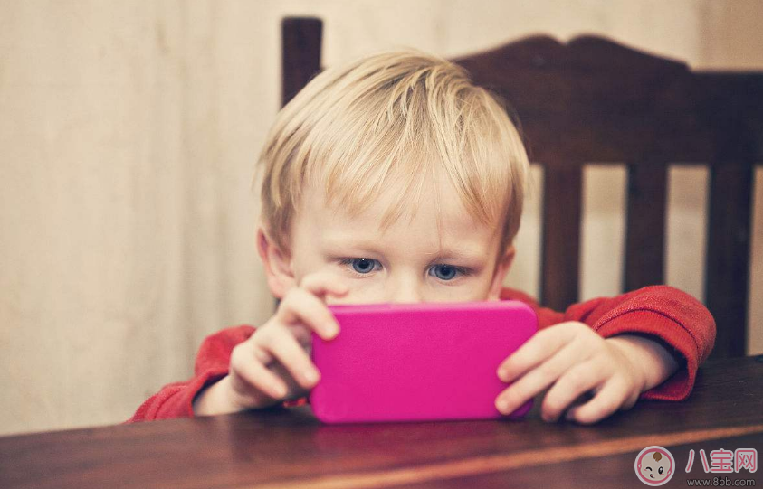 看到孩子玩手機就很生氣怎么辦 孩子一休息就知道玩手機怎么辦 看到孩子玩手機就很生氣怎么辦 孩子一休息就知道玩手機怎么辦