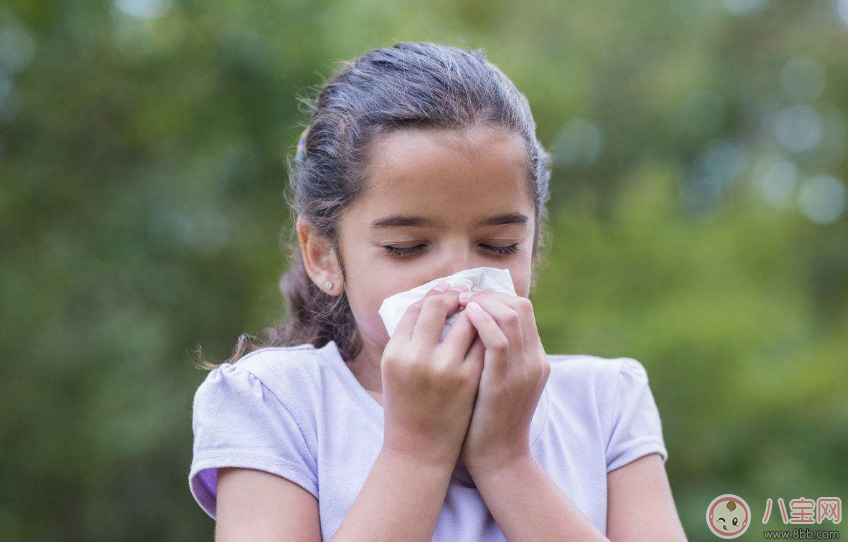 孩子發熱驚厥可以掐人中嗎 孩子發熱驚厥怎么處理 孩子發熱驚厥可以掐人中嗎 孩子發熱驚厥怎么處理