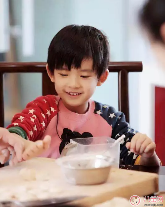 Gululu水精靈互動水杯怎么樣 寶寶不愛喝水用Gululu水精靈水杯有用嗎