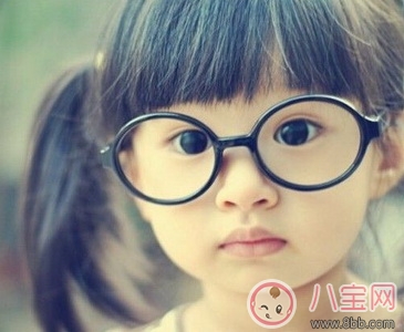 劉海過長真的影響視力嗎 哪些行為會影響孩子視力