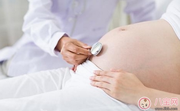 孕婦羊水過少能順產嗎 孕婦羊水過少順產風險大嗎