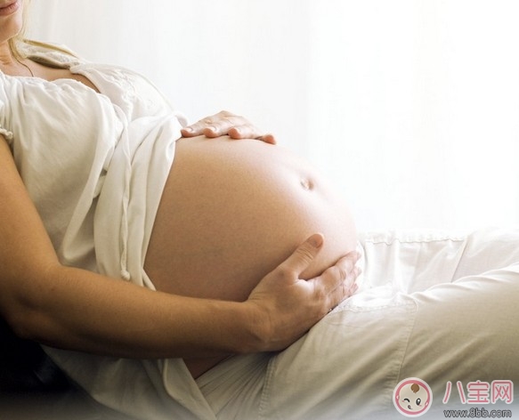 孕婦羊水過少能順產嗎 孕婦羊水過少順產風險大嗎