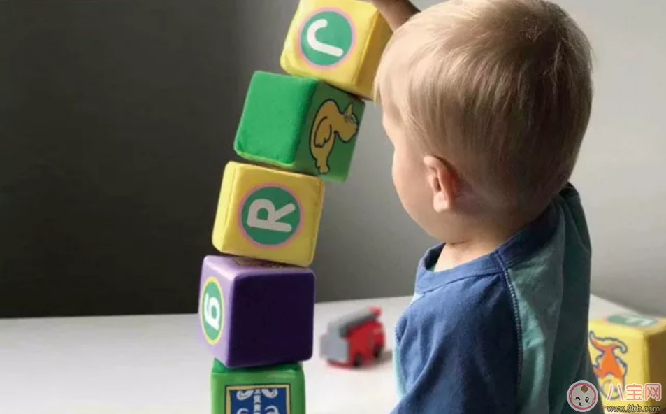 寶寶學習社交從多大開始 怎么引導寶寶社交能力 寶寶學習社交從多大開始 怎么引導寶寶社交能力