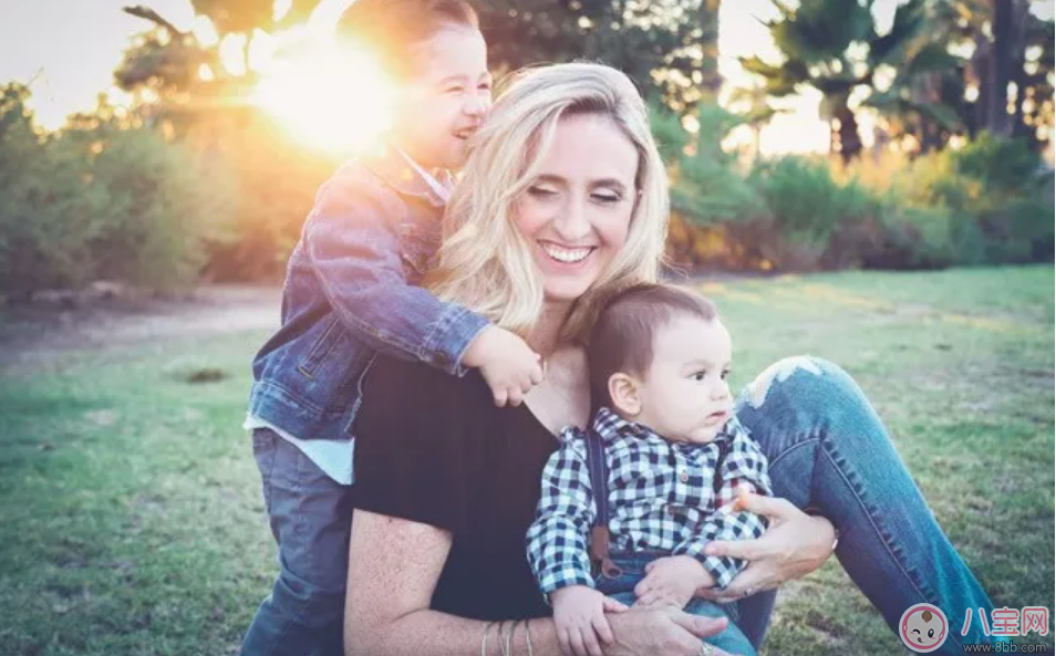 寶寶學習社交從多大開始 怎么引導寶寶社交能力 寶寶學習社交從多大開始 怎么引導寶寶社交能力