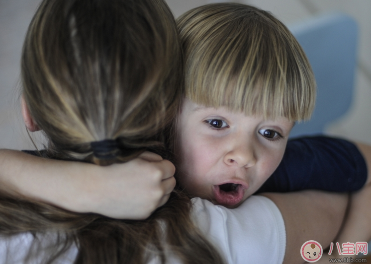 兒童自閉癥能治愈嗎 導(dǎo)致孩子自閉癥的原因有哪些