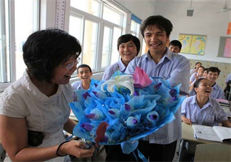 家長對老師的感謝語句怎么寫 感謝老師的話寫法說說朋友圈