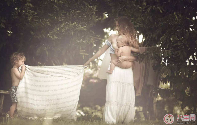 母乳喂養乳頭變白發硬怎么回事 乳頭變白且硬怎么辦