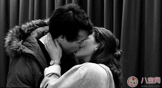 被人強吻是種什么感覺 和人接吻時有哪些小技巧 被人強吻是種什么感覺 和人接吻時有哪些小技巧