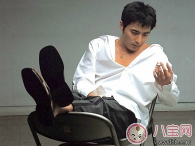 男人如何正確的進行自慰 男人自慰過多會有哪些影響 男人如何正確的進行自慰 男人自慰過多會有哪些影響