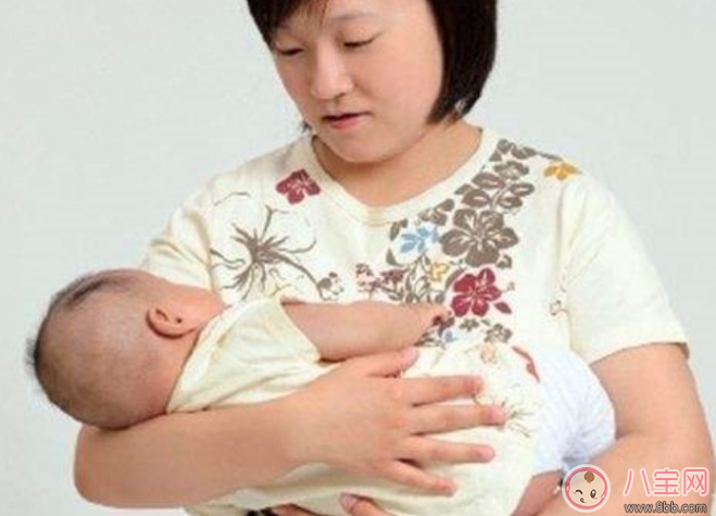 抱著孩子搖晃孩子睡覺會得腦震蕩嗎 搖晃孩子睡覺好不好