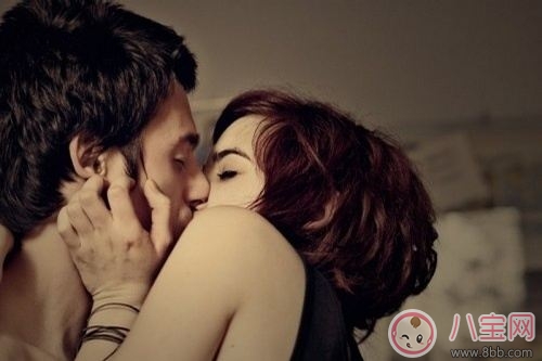 女人性生活時感到緊張怎么回事 女人性生活會緊張要怎么辦 女人性生活時感到緊張怎么回事 女人性生活會緊張要怎么辦