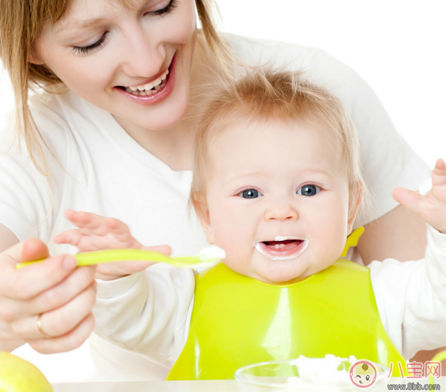 寶寶最遲多久說話 寶寶會說話的前兆有哪些 寶寶最遲多久說話 寶寶會說話的前兆有哪些