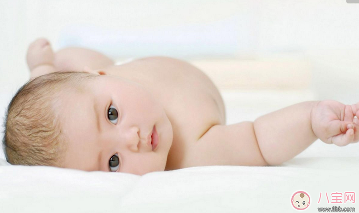 三個月寶寶怎么練翻身 3個月寶寶可以爬嗎