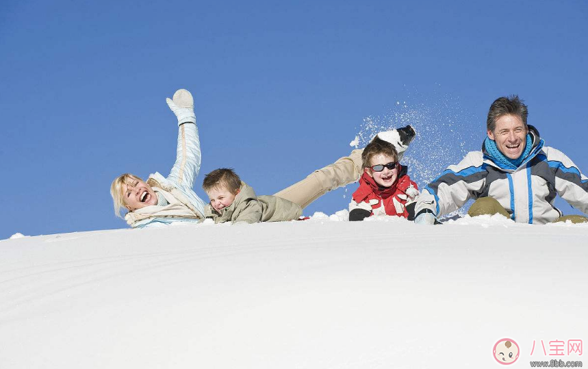 下雪路上結(jié)冰走路很滑的心情說(shuō)說(shuō) 路上結(jié)冰不好走的短語(yǔ)感慨