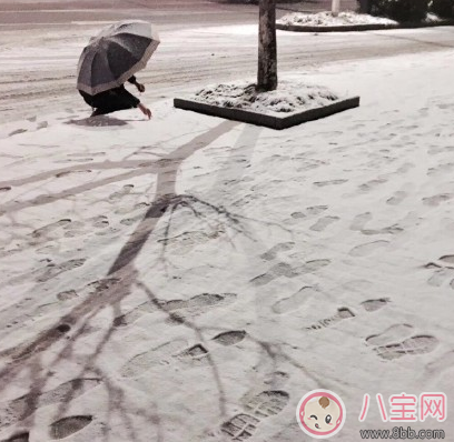 下雪火車動車停運怎么發朋友圈 下雪不能回家的心情句子說說