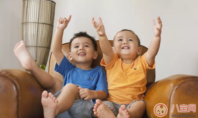 孩子打人后應(yīng)該怎么辦 爸爸媽媽?xiě)?yīng)該怎么看待孩子打人 孩子打人后應(yīng)該怎么辦 爸爸媽媽?xiě)?yīng)該怎么看待孩子打人