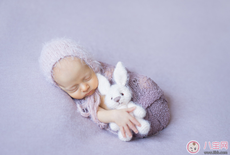 新生兒襁褓真的有用嗎 襁褓的包法適合多大嬰兒