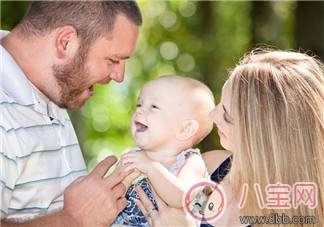 有必要跟嬰兒聊天嗎 寶寶很小就和他說話好不好 有必要跟嬰兒聊天嗎 寶寶很小就和他說話好不好