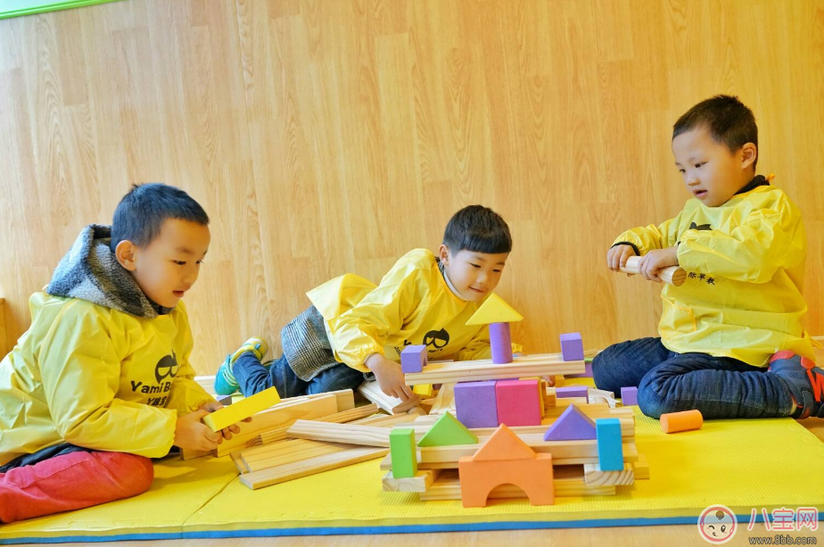 對孩子進行早教的正確方法是什么 如何對孩子進行正確的早教