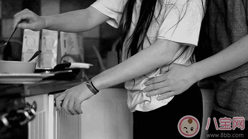 男人在啪啪的時候為什么喜歡吻胸 男人啪啪除了摸胸還有哪些行為