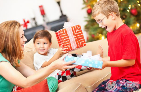 過年給領導親戚孩子送什么禮物好2018 新年除了壓歲錢還送什么好 過年給領導親戚孩子送什么禮物好2018 新年除了壓歲錢還送什么好