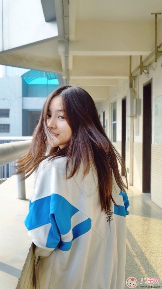 有一個(gè)長的好看朋友是什么體驗(yàn)2018 從小到大都被人夸好看是什么感覺