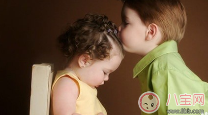 發現孩子早戀了怎么辦 怎樣與早戀的孩子溝通呢 發現孩子早戀了怎么辦 怎樣與早戀的孩子溝通呢