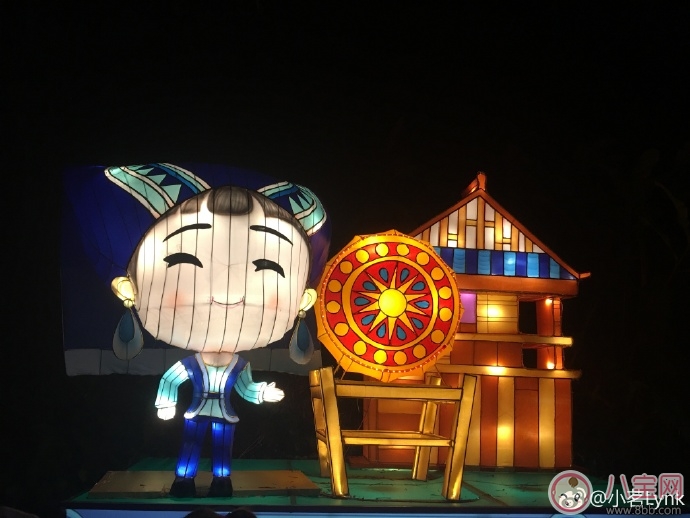 元宵節看花燈圖片 2018元宵節看燈花說說朋友圈