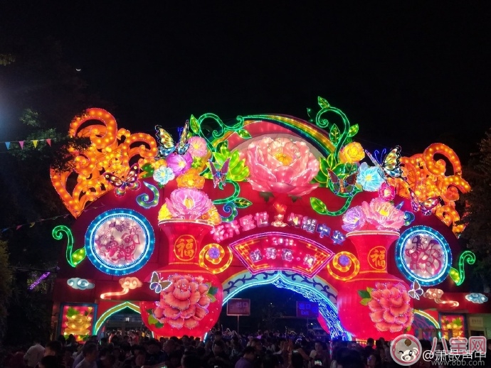 元宵節看花燈圖片 2018元宵節看燈花說說朋友圈