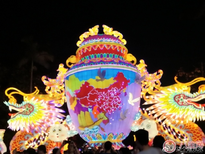 元宵節看花燈圖片 2018元宵節看燈花說說朋友圈