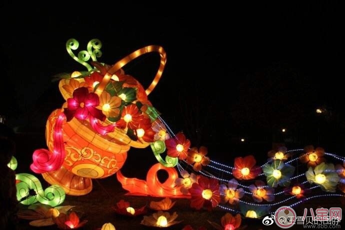 元宵節看花燈圖片 2018元宵節看燈花說說朋友圈