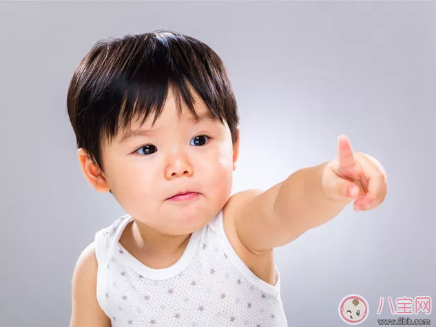 孩子不愛說話是什么原因?qū)е碌?孩子說話結(jié)巴怎么正確引導(dǎo)他