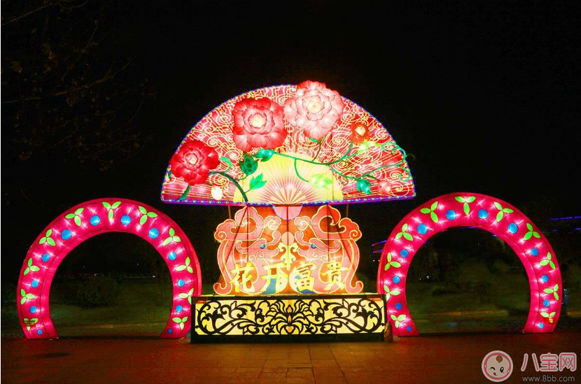 元宵節(jié)看燈展曬圖的心情句子 2018正月十五看燈展說(shuō)說(shuō)句子朋友圈