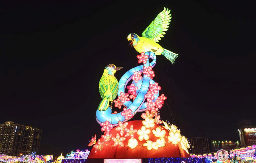 元宵節和家人看燈會的心情說說 和家人看燈會的句子說說朋友圈