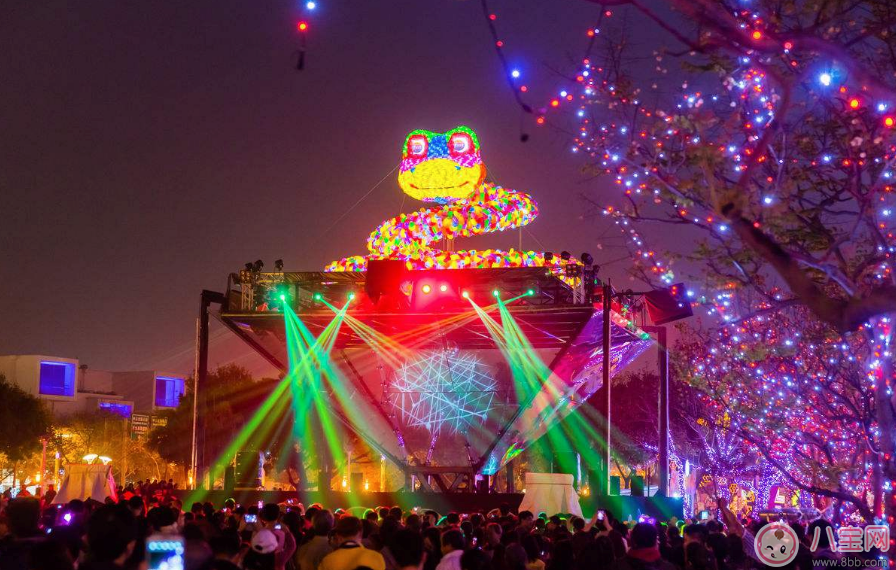 元宵節和家人看燈會的心情說說 和家人看燈會的句子說說朋友圈