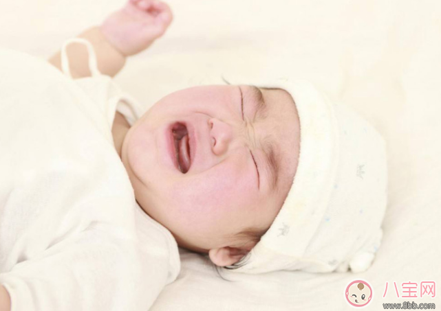 寶寶退熱貼為什么要選無色的 寶寶發(fā)燒38.5還能用退熱貼嗎