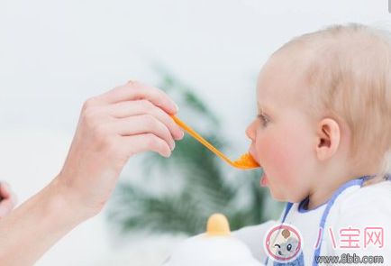 寶寶吃輔食過敏的癥狀 寶寶輔食過敏怎么辦