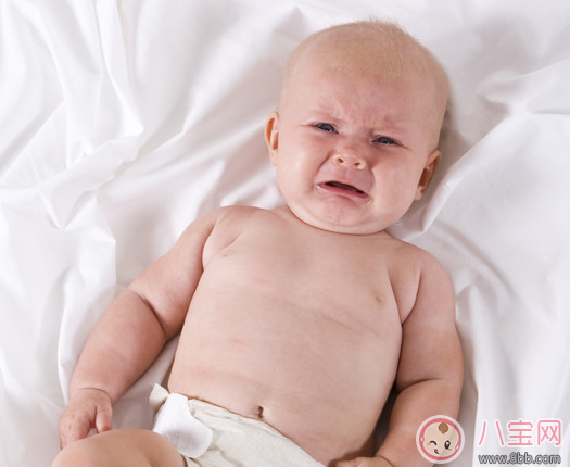 新生兒哭鬧不睡覺怎么回事 新生兒愛哭怎么安撫