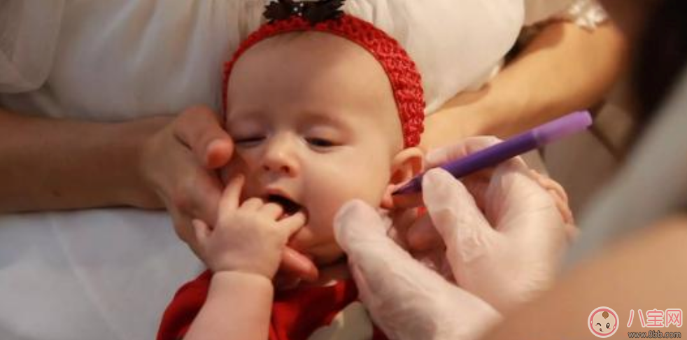 女孩幾歲比較適合打耳洞 多大的寶寶能打耳洞 女孩幾歲比較適合打耳洞 多大的寶寶能打耳洞