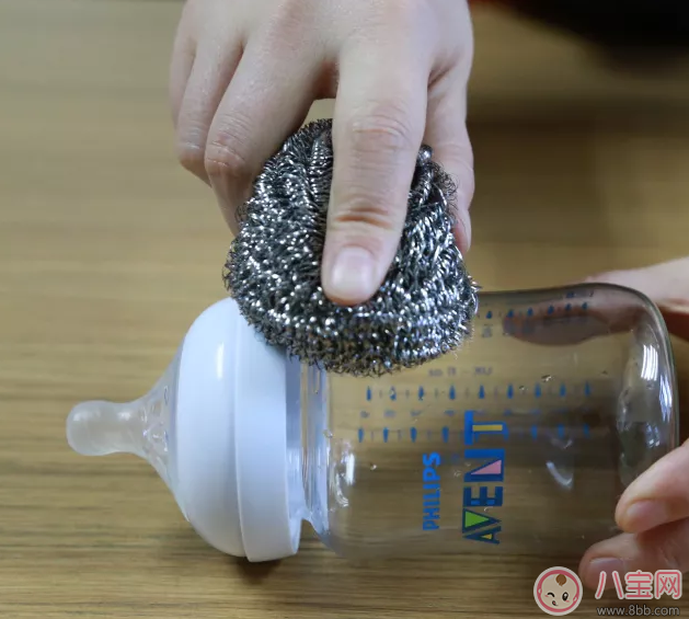 什么材質的奶瓶最適合寶寶 不同材質奶瓶測評 什么材質的奶瓶最適合寶寶 不同材質奶瓶測評