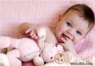 春季新生兒皮膚干燥怎么護(hù)理 如何預(yù)防寶寶皮膚干燥 春季新生兒皮膚干燥怎么護(hù)理 如何預(yù)防寶寶皮膚干燥