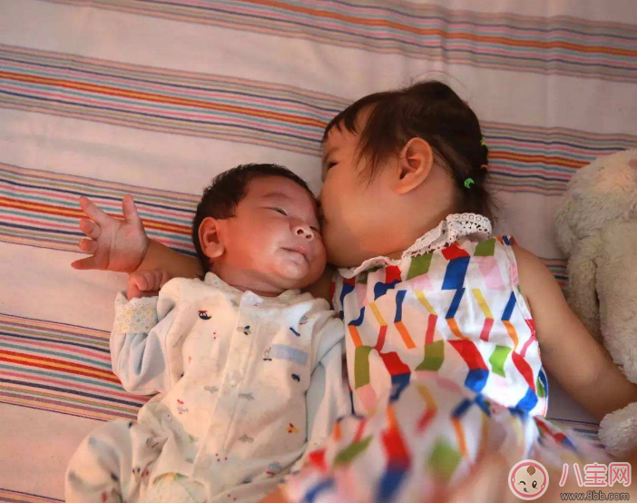 二胎家庭大寶很不聽話怎么辦 大寶在有二寶后很調皮怎么辦