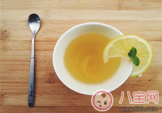 哺乳期能喝檸檬水嗎 檸檬水可以凈化母乳嗎 哺乳期能喝檸檬水嗎 檸檬水可以凈化母乳嗎
