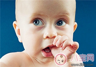 寶寶長牙發燒正常嗎 為什么寶寶長牙期會發燒