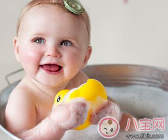 寶寶發燒用酒精擦拭好不好 孩子發燒怎樣物理降溫