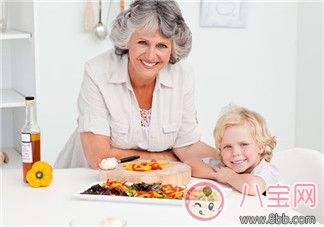 給孩子做飯曬圖的句子 表達(dá)給孩子做飯幸福的心情短語說說