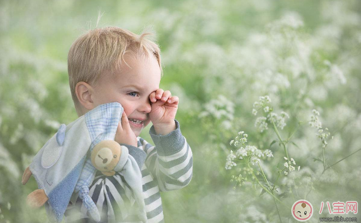 孩子總?cè)嘌劬υ趺椿厥?孩子總是揉眼睛原因是什么
