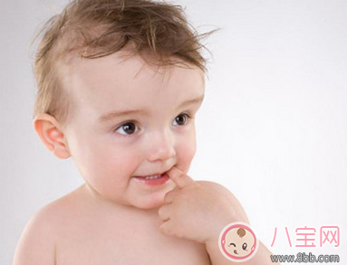 孩子咬指甲缺鋅是真的嗎 孩子喜歡咬指甲怎樣糾正