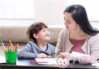 陪孩子寫作業說說快崩潰了的說說 陪孩子寫作業抓狂的心情短語